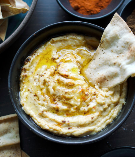 Creamy Hummus with Pitta