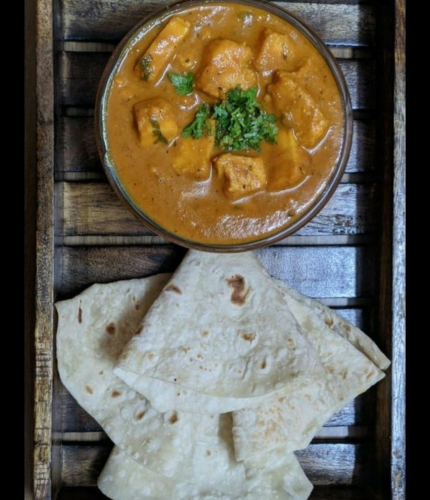 Paneer Tikka Masala With 2 Rumali Roti